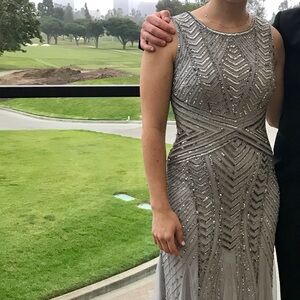 Adrianna Papell sequined beaded gown, size US 4/ EU 36. Gray/silver